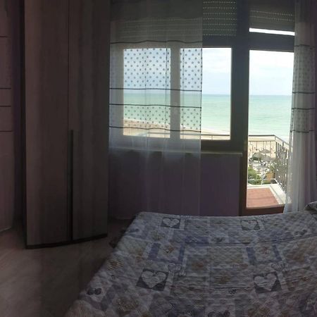 Sky Beach Чивитанова-Марке Экстерьер фото