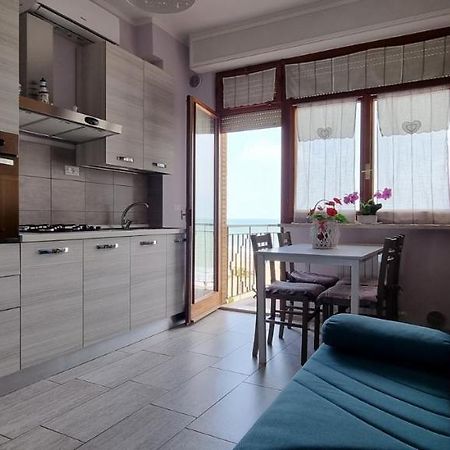 Sky Beach Чивитанова-Марке Экстерьер фото