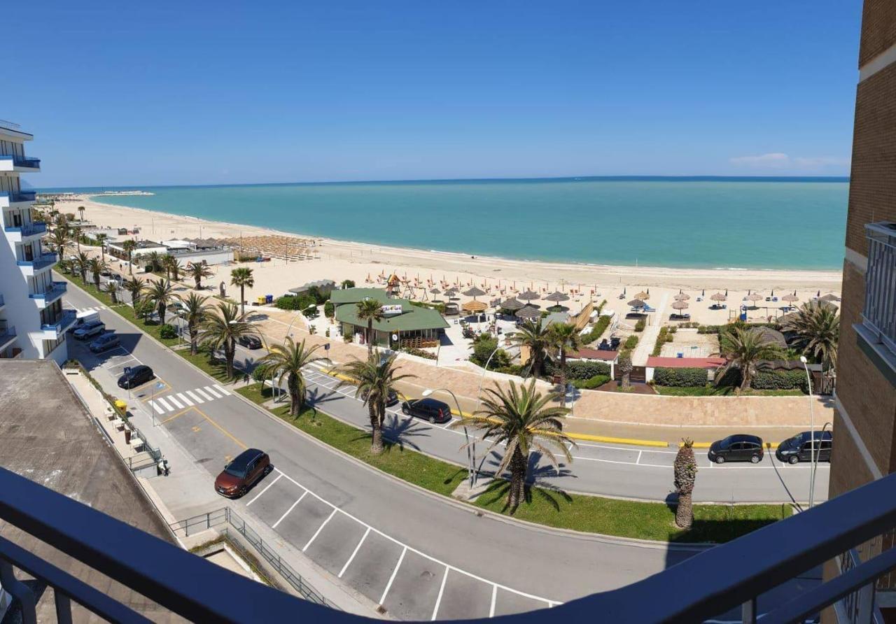 Sky Beach Чивитанова-Марке Экстерьер фото