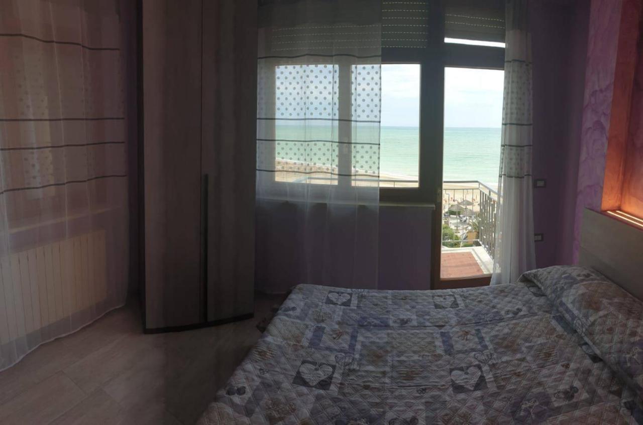Sky Beach Чивитанова-Марке Экстерьер фото